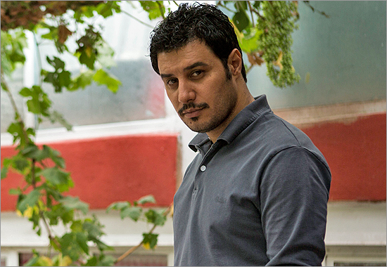 جواد عزتی و سه قلوها + عکس