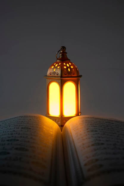 دانلود آهنگ سرود آیه به آیه تیتراژ محفل ستاره ها با کیفیت عالی - باید بگی تو بهترین حبیبی - دانلود آهنگ | مجله نودیها